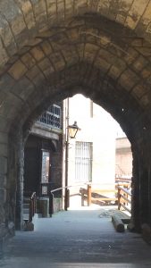 Gate, Newcastle castle.jpg